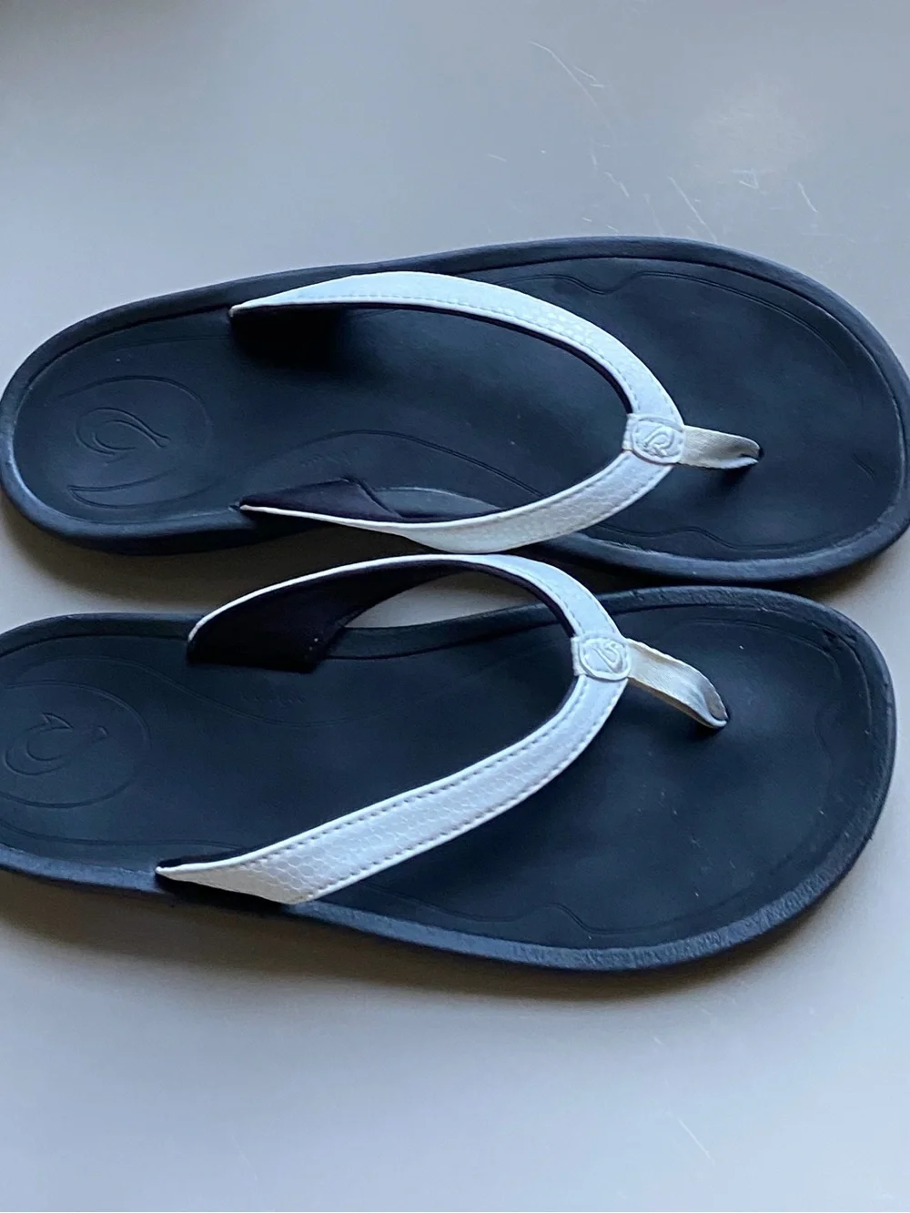 OluKai classic thong